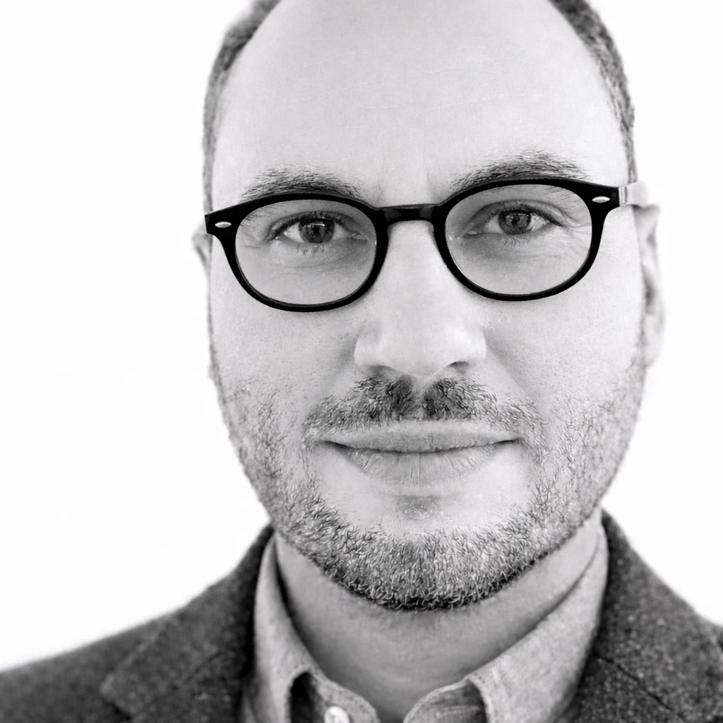 Misha Dumov Seattle commercial photographer